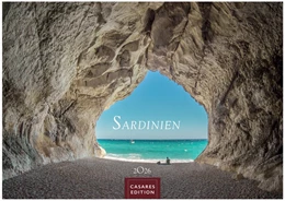 Abbildung von Sardinien Kalender 2026 35x50cm - Fotokalender mit 12 traumhaften Fotos von Stränden , Buchten & Natur der Mittelmeerinsel. | 1. Auflage | 2025 | beck-shop.de